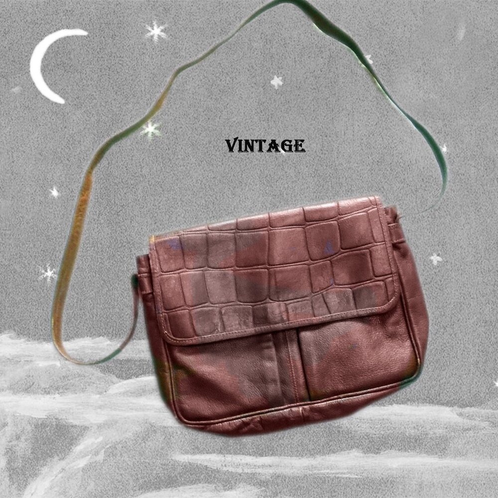 Boho Leather Shoulder Bag is a 70s Vintage Purse - Picture 1 of 12